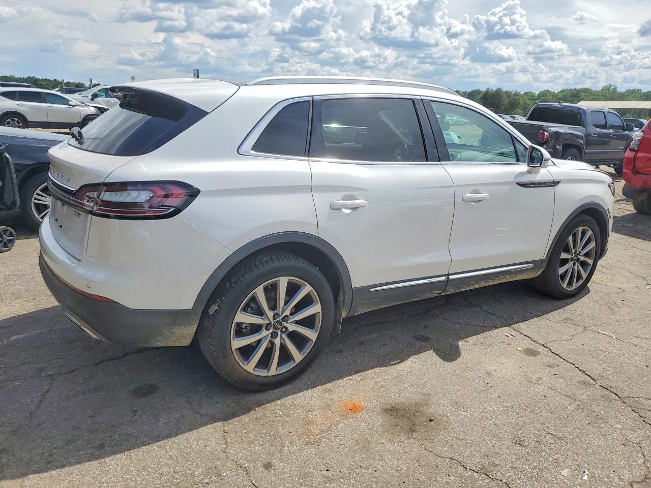 2019 Lincoln Nautilus Select White vin: 2LMPJ6K97KBL41021