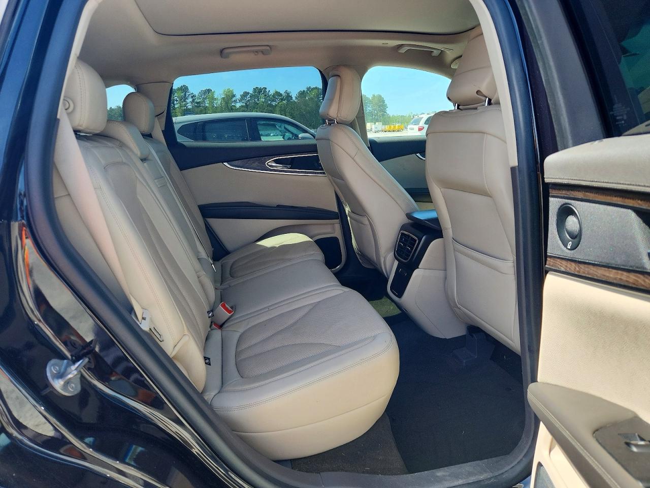 2020 Lincoln Nautilus Reserve Black vin: 2LMPJ6K9XLBL27938