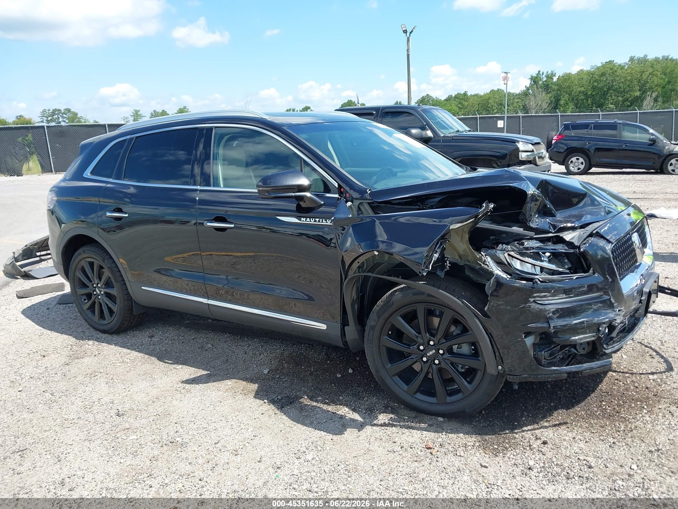 2020 Lincoln Nautilus Reserve Black vin: 2LMPJ6K9XLBL30662