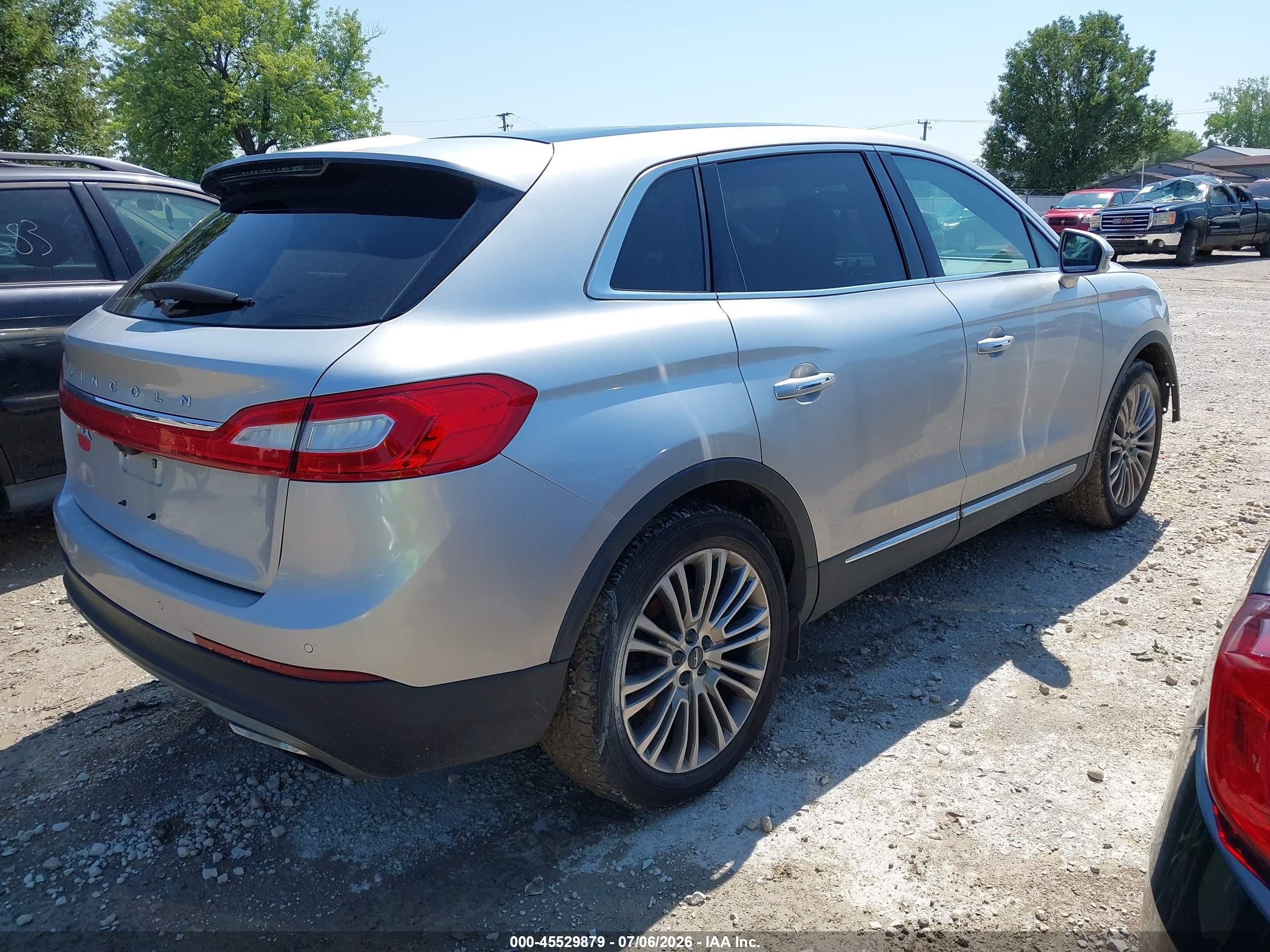 2018 Lincoln Mkx Reserve Silver vin: 2LMPJ6LR1JBL12711
