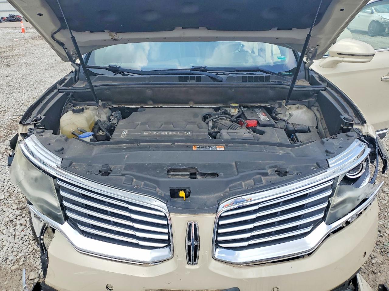2016 Lincoln Mkx Reserve Gold vin: 2LMPJ6LR9GBL82725