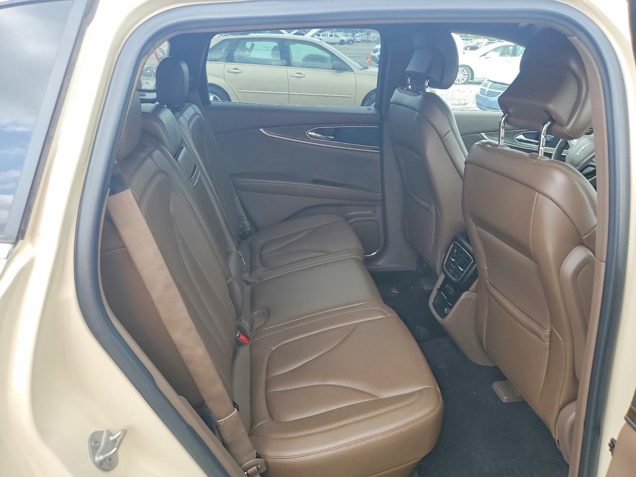 2016 Lincoln Mkx Reserve Gold vin: 2LMPJ6LR9GBL82725