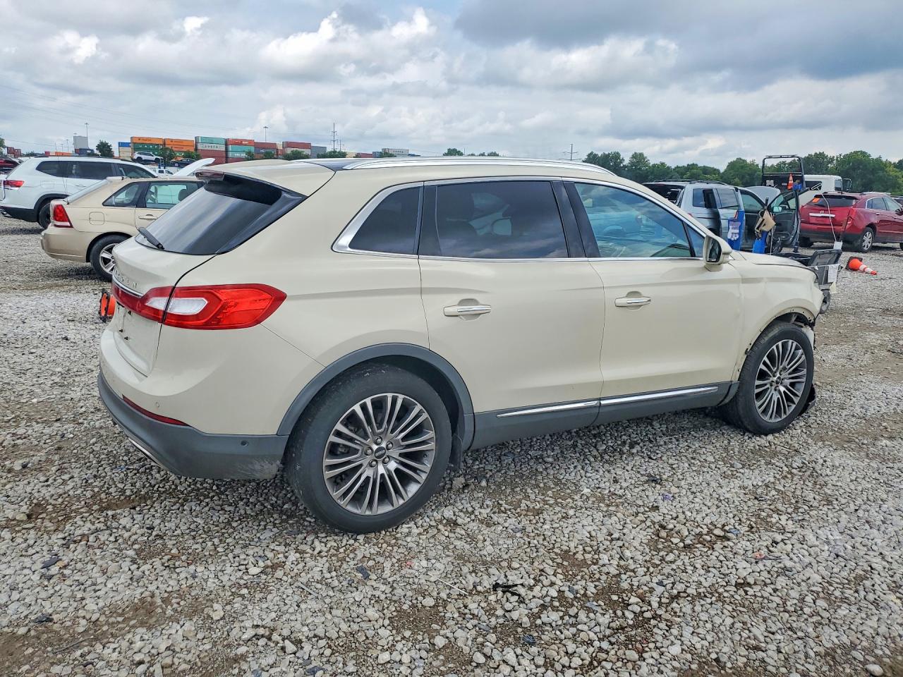 2016 Lincoln Mkx Reserve Gold vin: 2LMPJ6LR9GBL82725