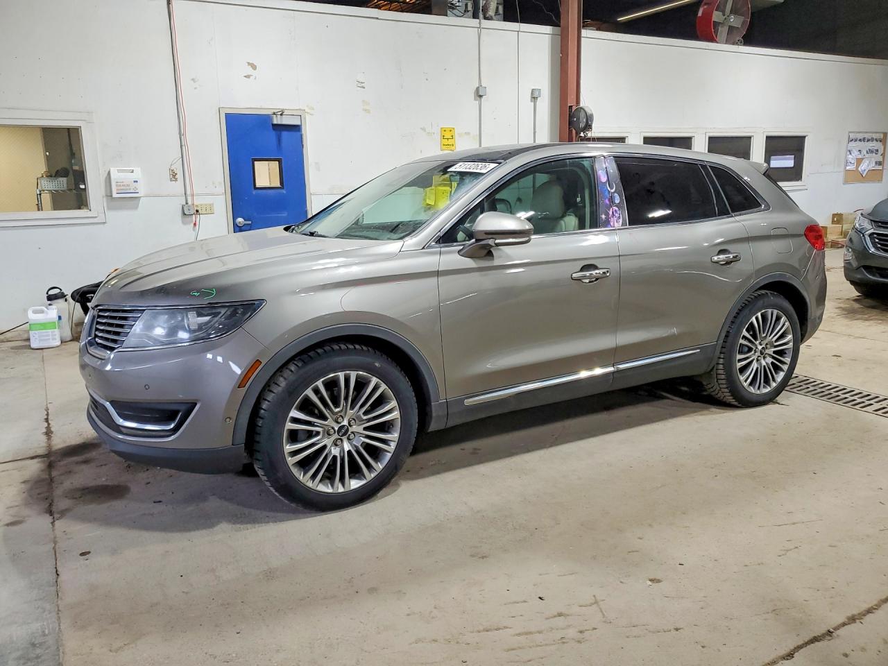 2016 Lincoln Mkx Reserve Silver vin: 2LMPJ6LRXGBL22131