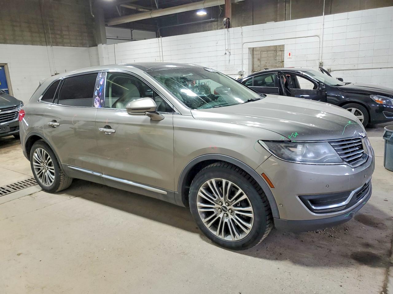 2016 Lincoln Mkx Reserve Silver vin: 2LMPJ6LRXGBL22131