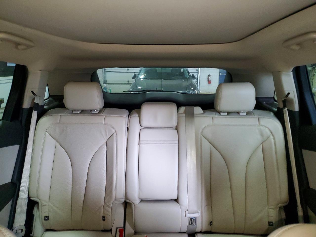 2016 Lincoln Mkx Reserve Silver vin: 2LMPJ6LRXGBL22131