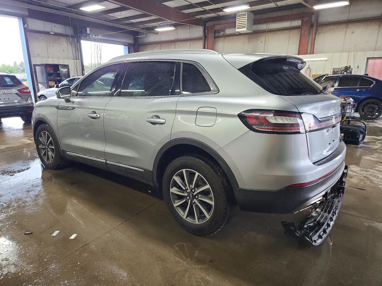 2022 Lincoln Nautilus Серебряный vin: 2LMPJ8J95NBL27135