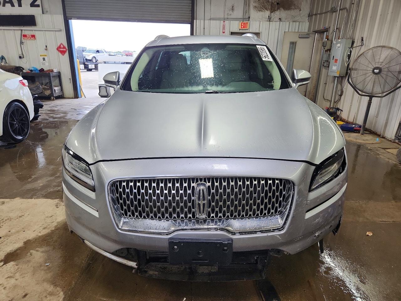 2022 Lincoln Nautilus Серебряный vin: 2LMPJ8J95NBL27135