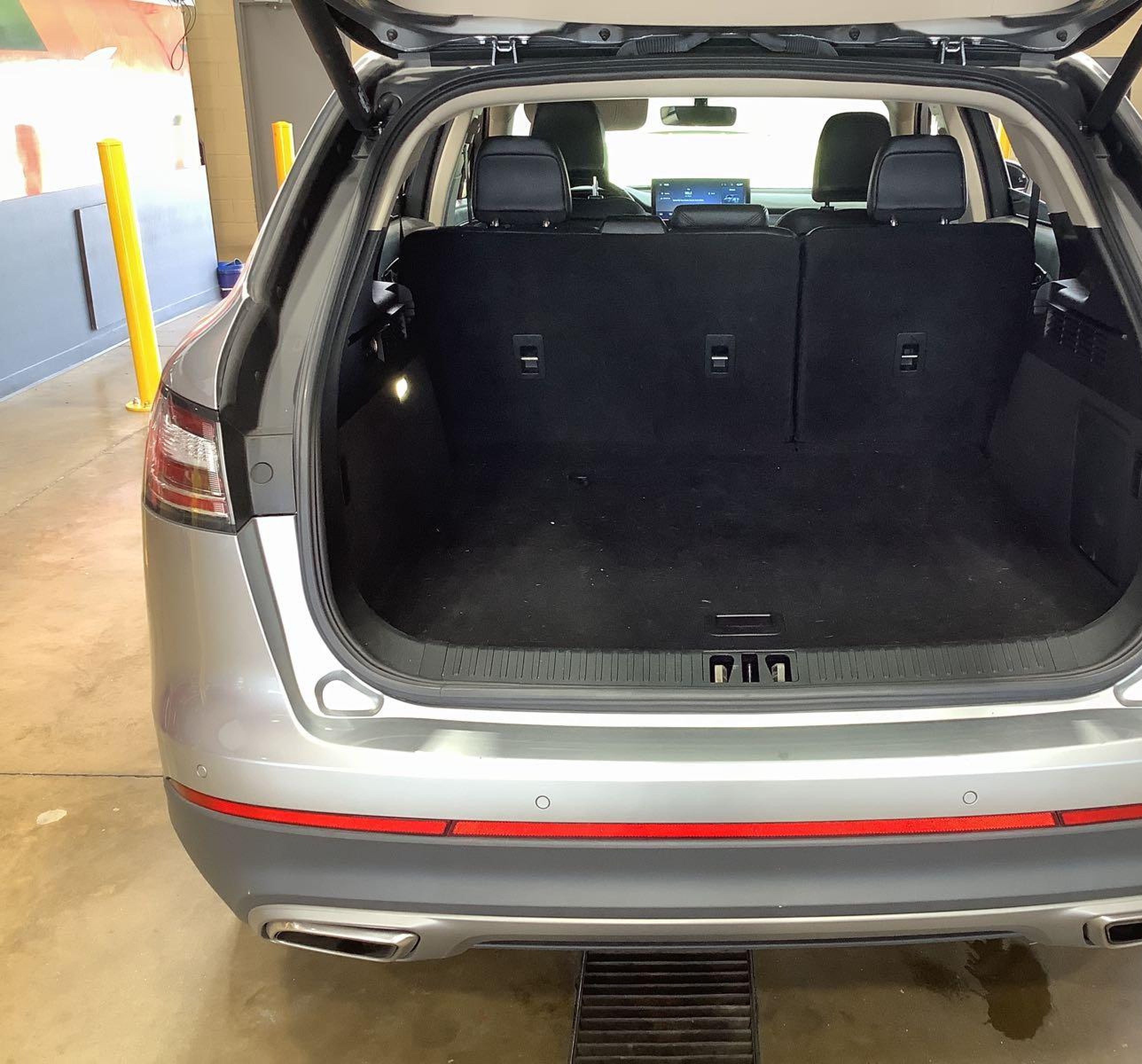 2022 Lincoln Nautilus vin: 2LMPJ8J96NBL11347