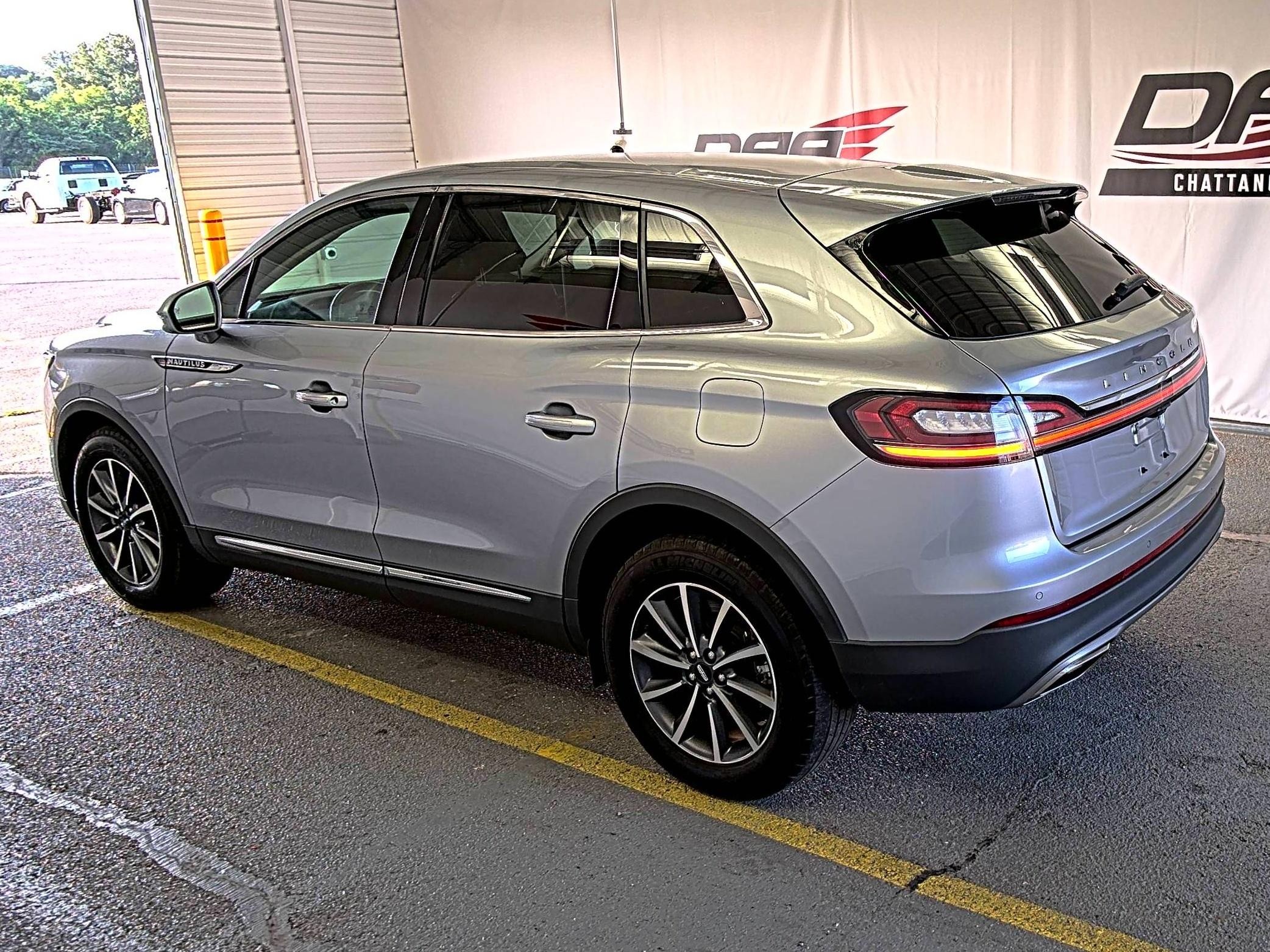 2022 Lincoln Nautilus vin: 2LMPJ8J96NBL11347
