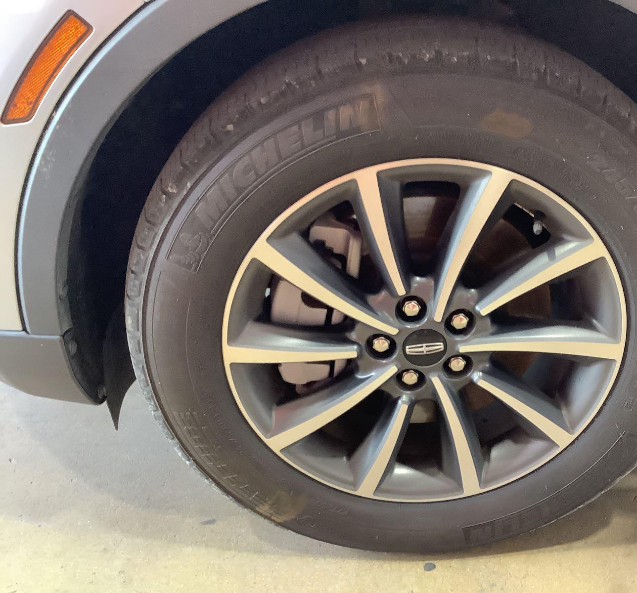 2022 Lincoln Nautilus vin: 2LMPJ8J96NBL11347