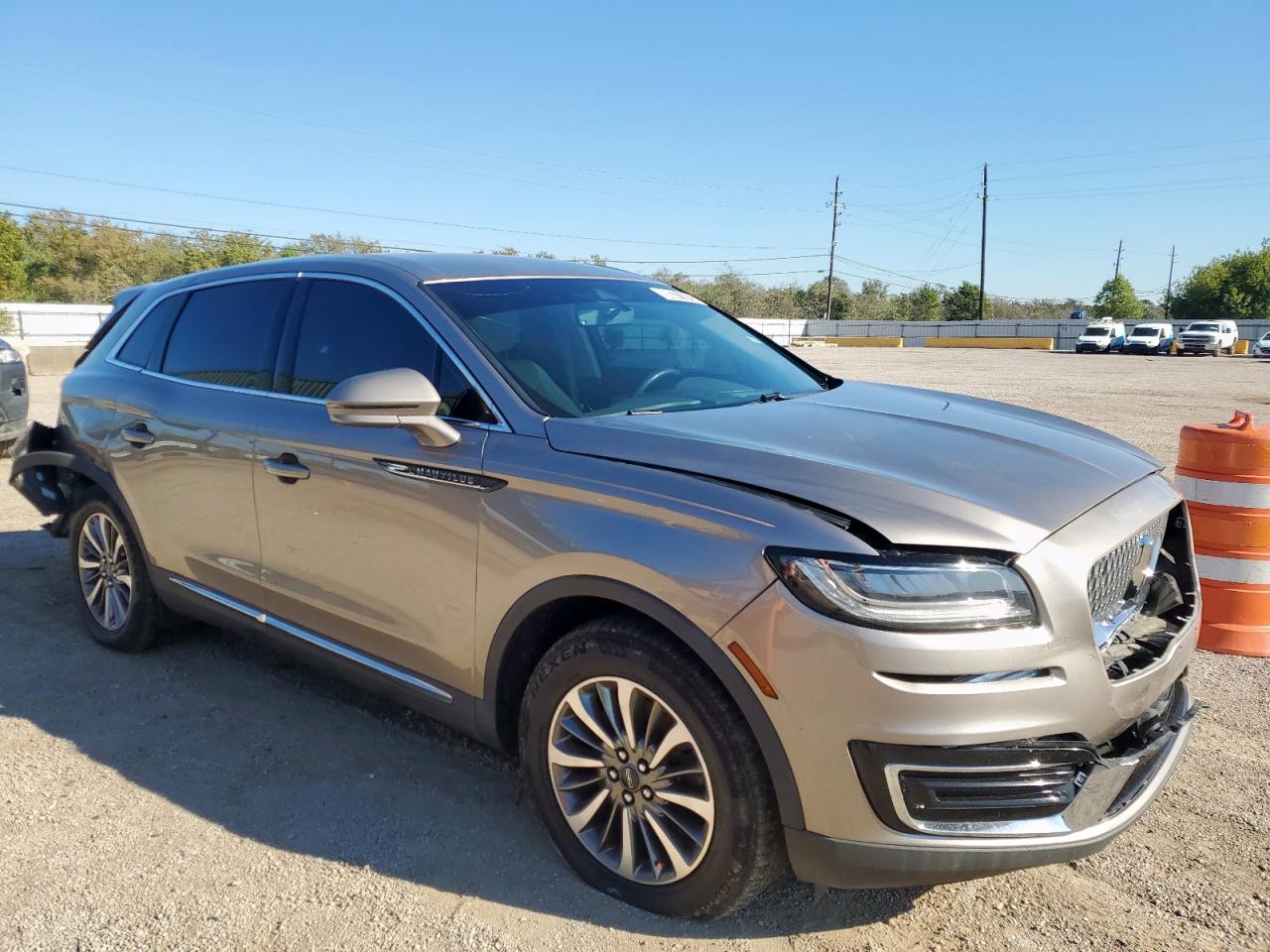 2020 Lincoln Nautilus Gold vin: 2LMPJ8J9XLBL28052