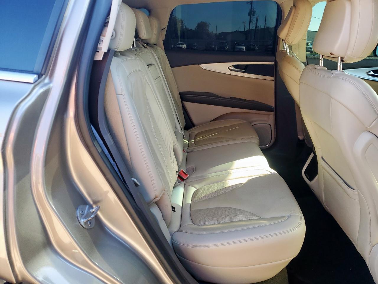 2020 Lincoln Nautilus Gold vin: 2LMPJ8J9XLBL28052