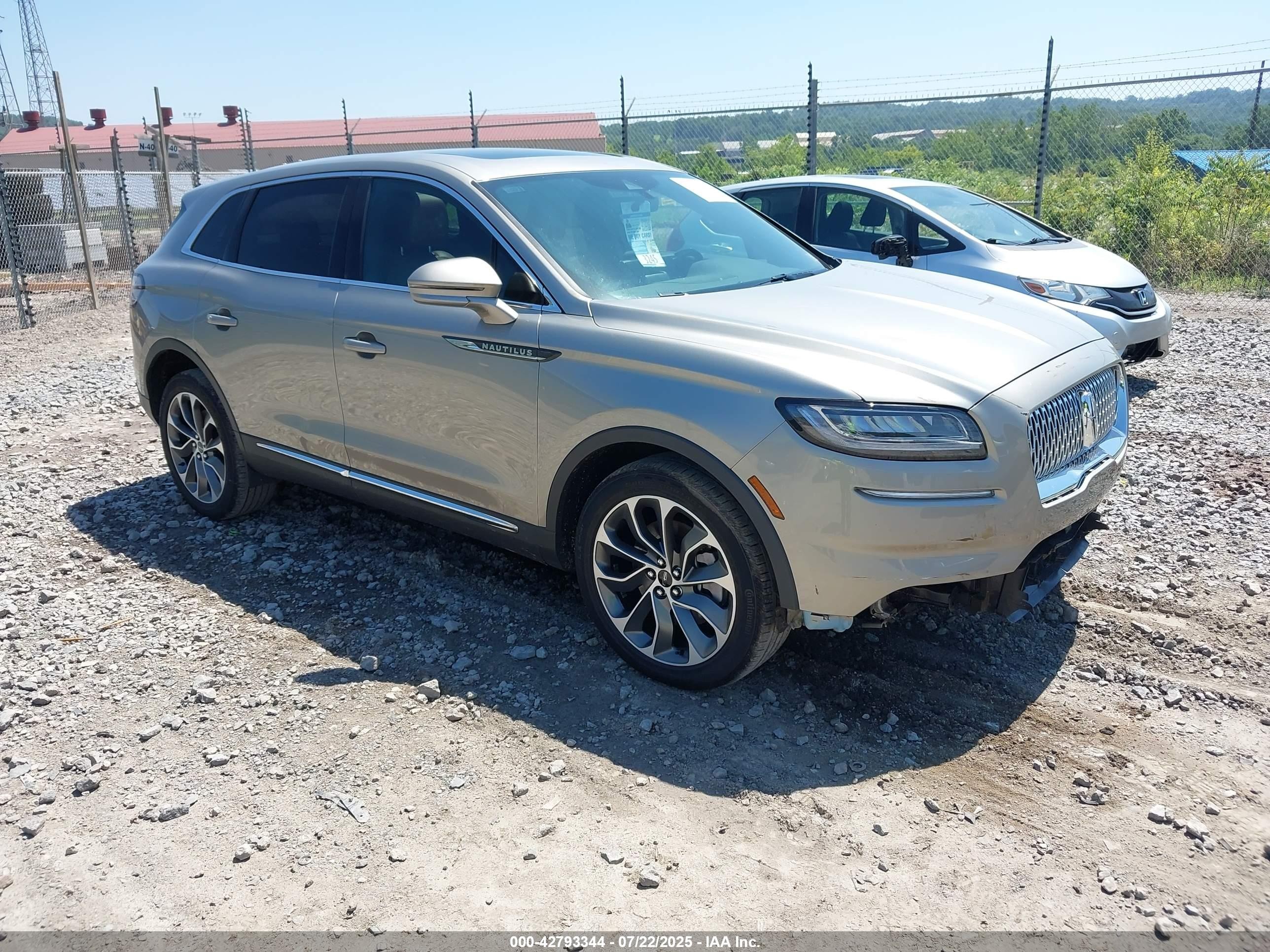 2LMPJ8K90PBL13354