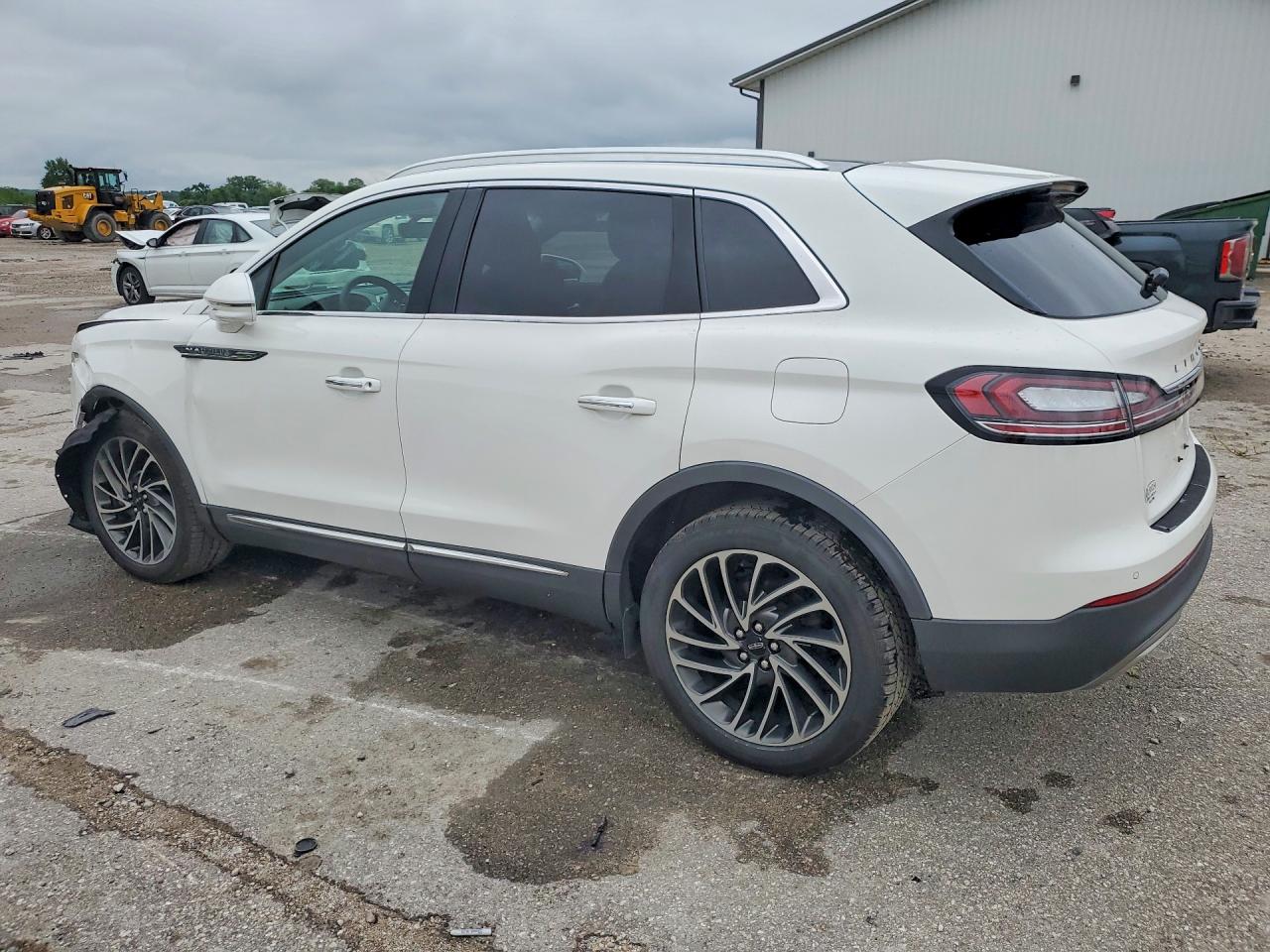 2020 Lincoln Nautilus Reserve White vin: 2LMPJ8K92LBL15892