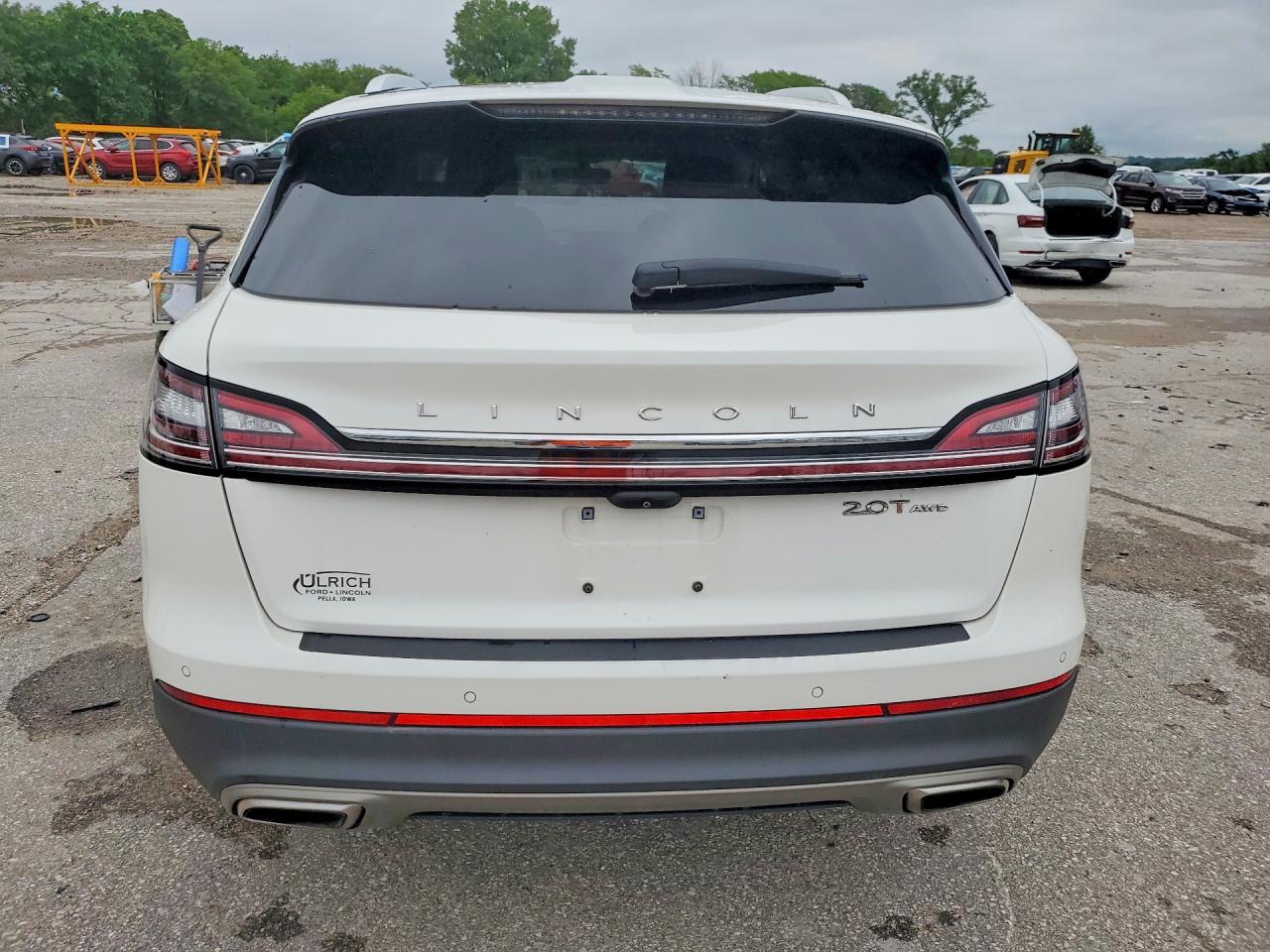 2020 Lincoln Nautilus Reserve White vin: 2LMPJ8K92LBL15892