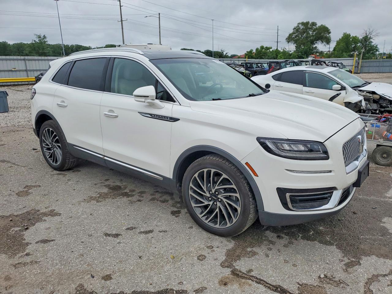 2020 Lincoln Nautilus Reserve White vin: 2LMPJ8K92LBL15892