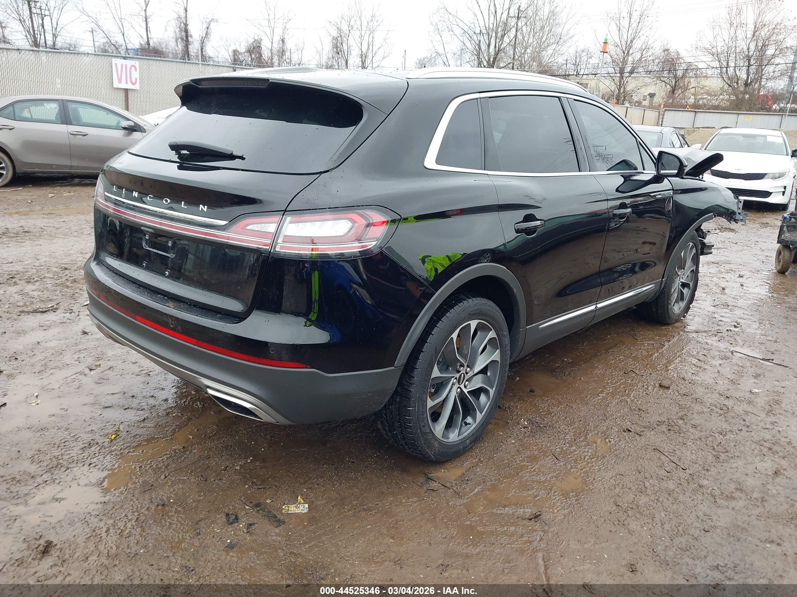 2022 Lincoln Nautilus Reserve Black vin: 2LMPJ8K92NBL27639