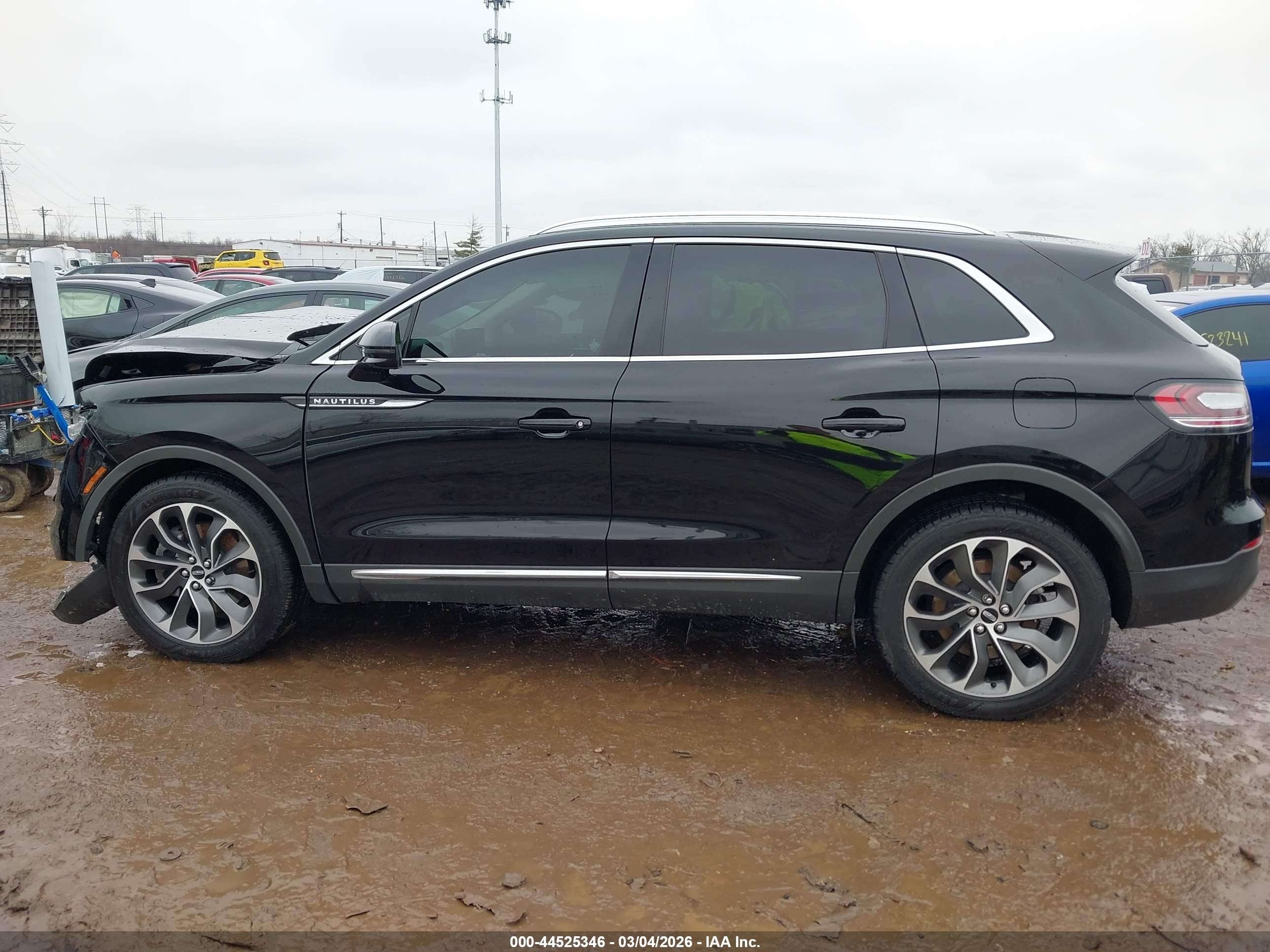 2022 Lincoln Nautilus Reserve Black vin: 2LMPJ8K92NBL27639