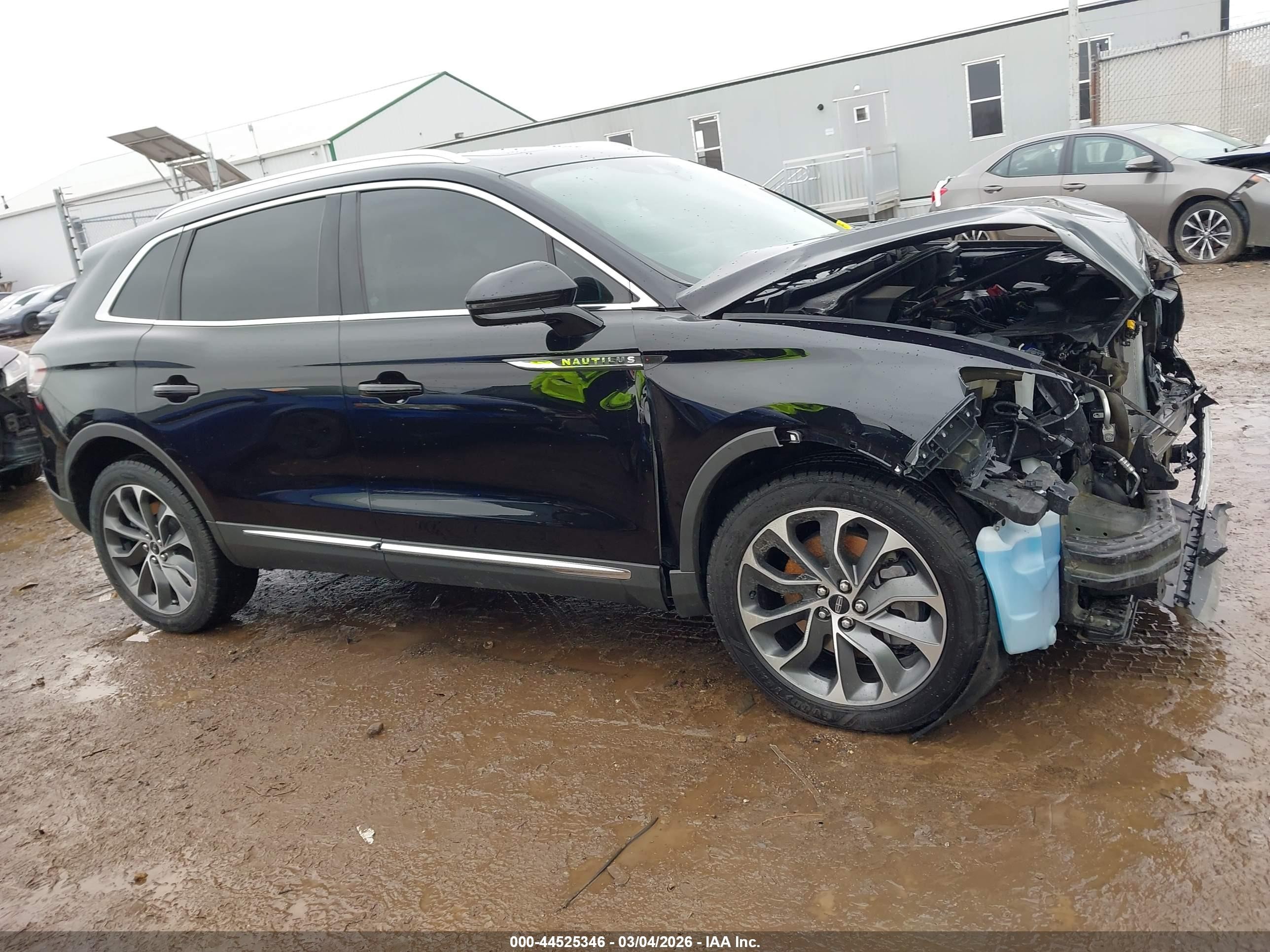 2022 Lincoln Nautilus Reserve Black vin: 2LMPJ8K92NBL27639