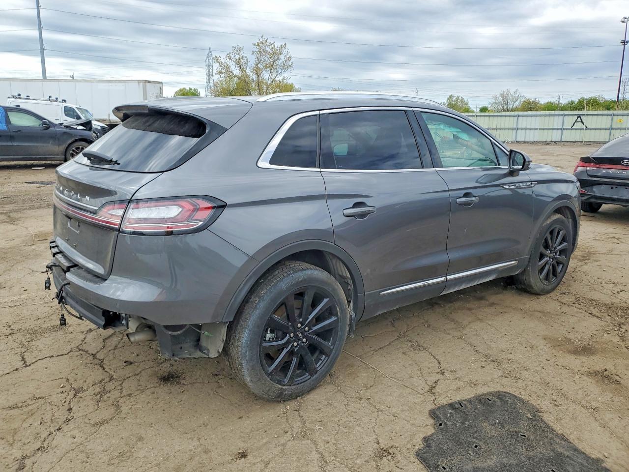 2023 Lincoln Nautilus Reserve Gray vin: 2LMPJ8K92PBL23822