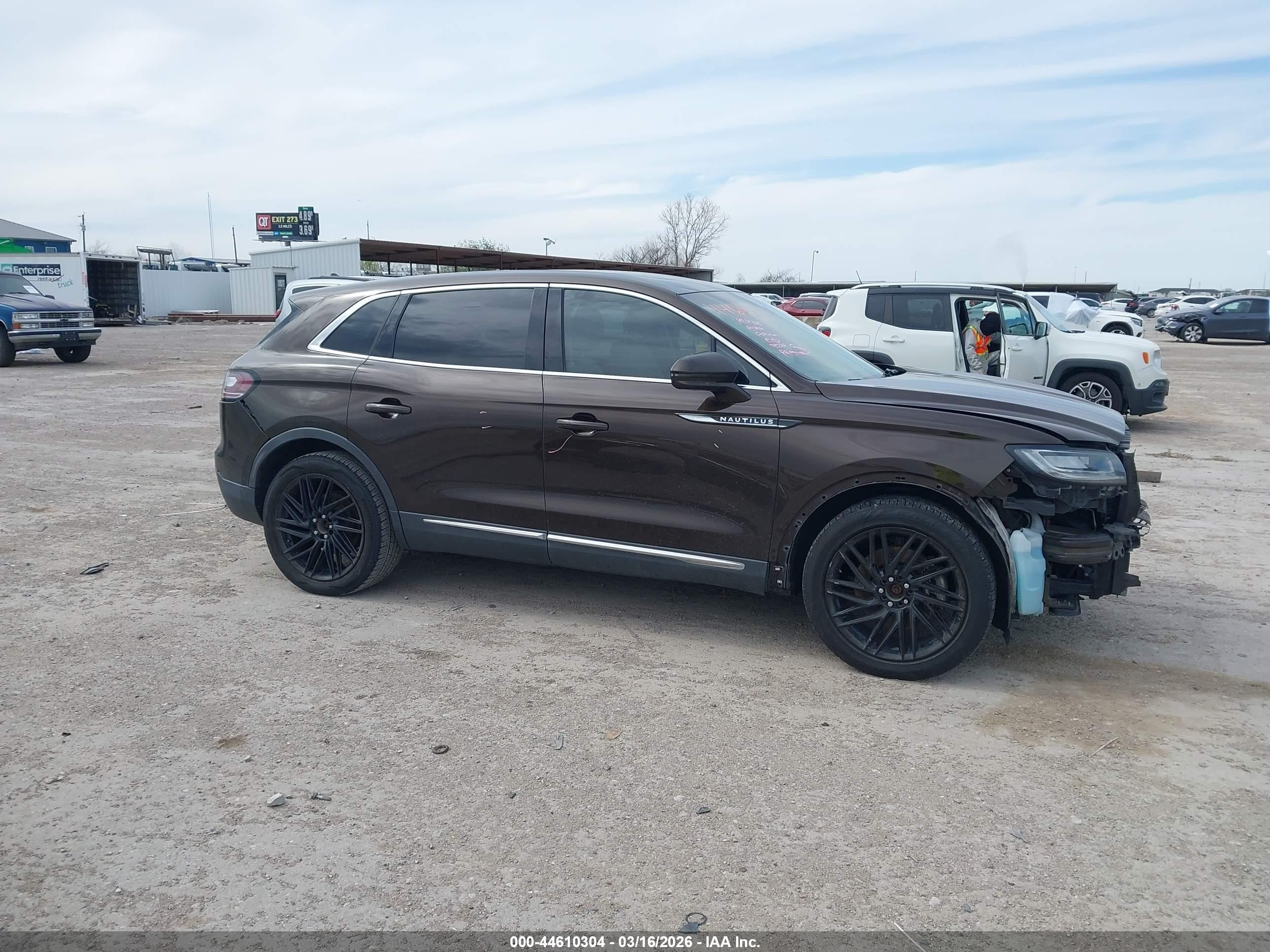 2019 Lincoln Nautilus Select Brown vin: 2LMPJ8K94KBL31395