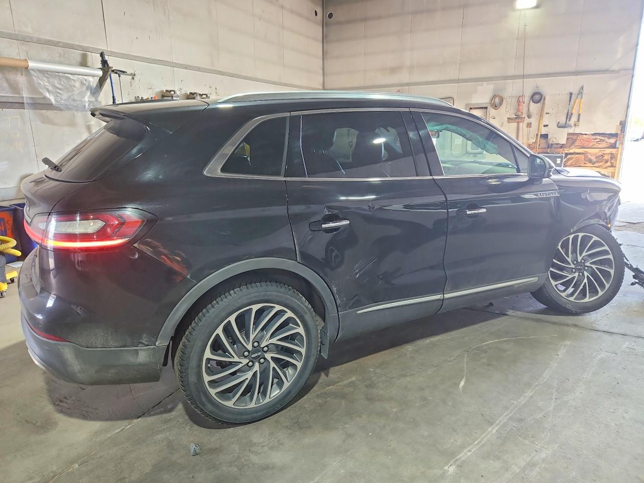 2020 Lincoln Nautilus Reserve Black vin: 2LMPJ8K95LBL00139