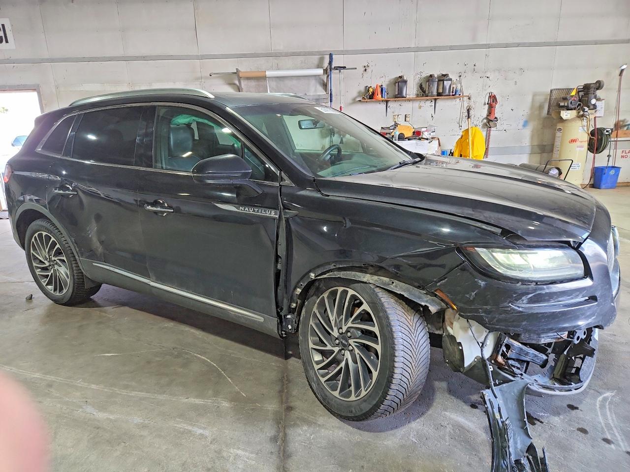 2020 Lincoln Nautilus Reserve Black vin: 2LMPJ8K95LBL00139