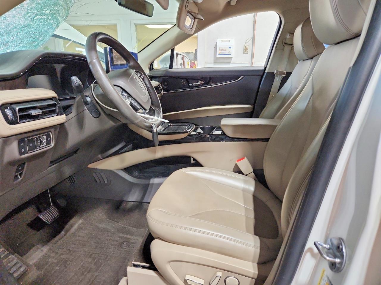 2021 Lincoln Nautilus Reserve White vin: 2LMPJ8K96MBL11653