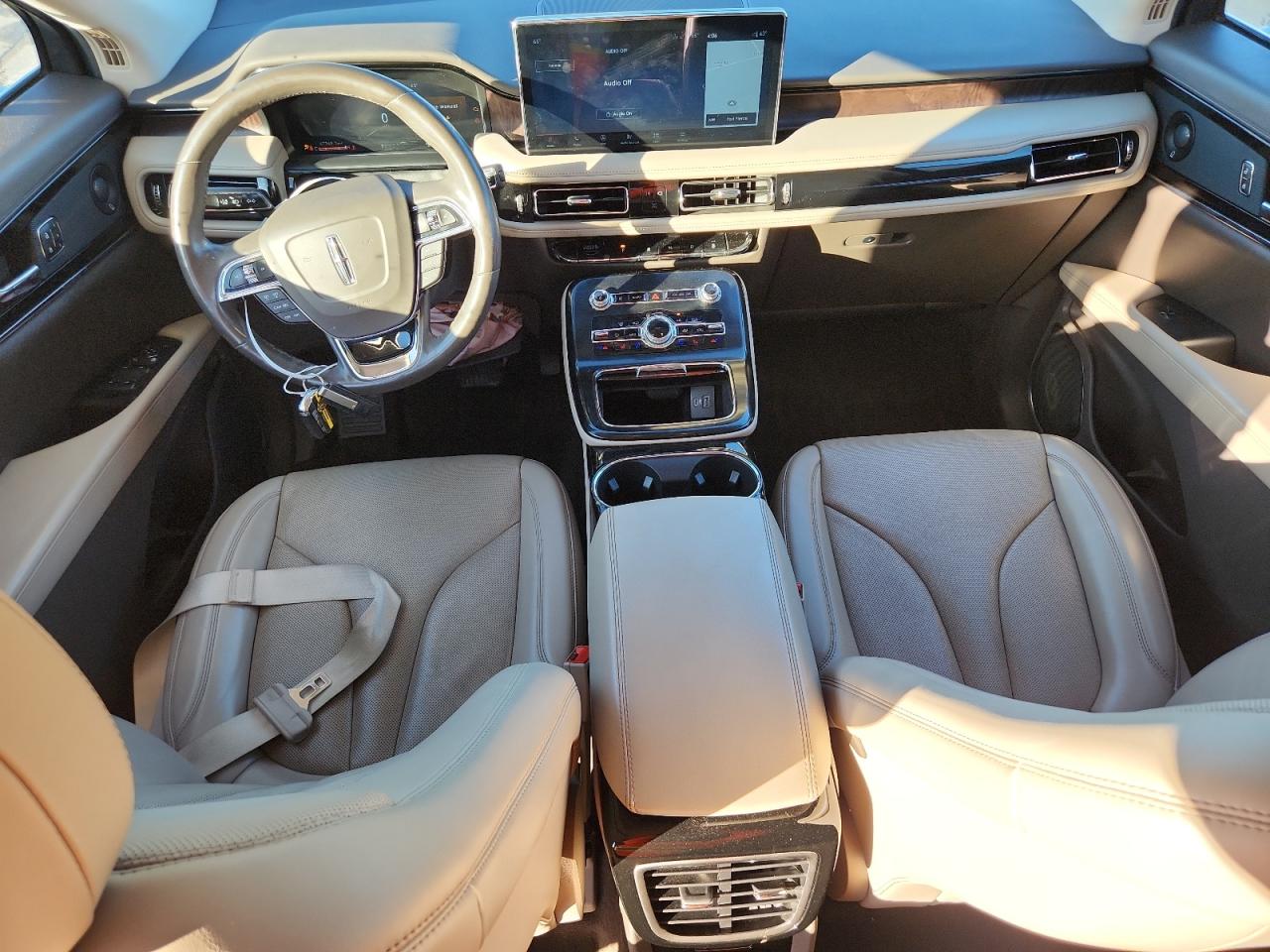 2021 Lincoln Nautilus Reserve Beige vin: 2LMPJ8K99MBL09251