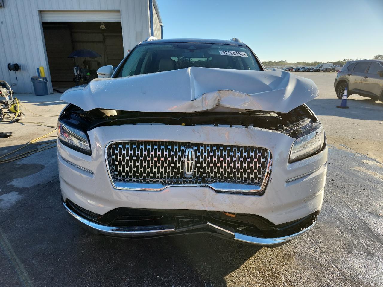 2021 Lincoln Nautilus Reserve Beige vin: 2LMPJ8K99MBL09251