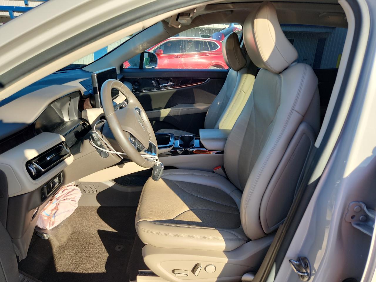 2021 Lincoln Nautilus Reserve Beige vin: 2LMPJ8K99MBL09251