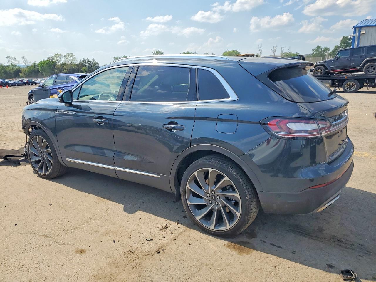 2023 Lincoln Nautilus Reserve Gray vin: 2LMPJ8KP0PBL13921