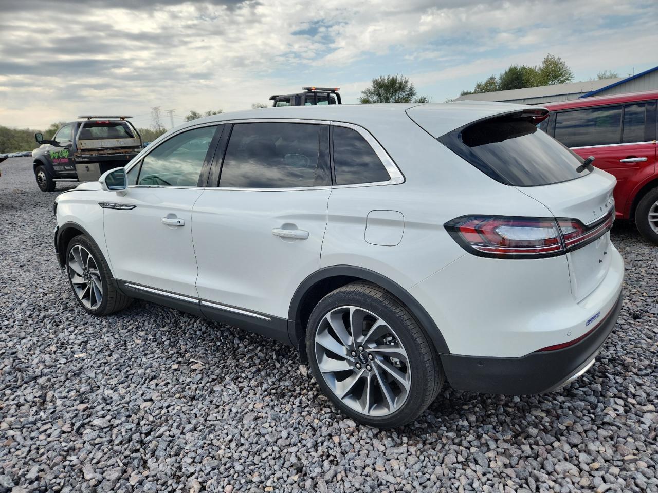 2023 Lincoln Nautilus Reserve White vin: 2LMPJ8KP4PBL12545