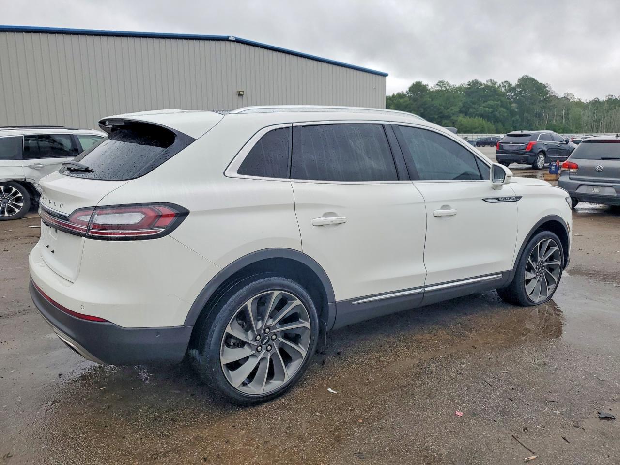 2022 Lincoln Nautilus Reserve White vin: 2LMPJ8KP7NBL15758