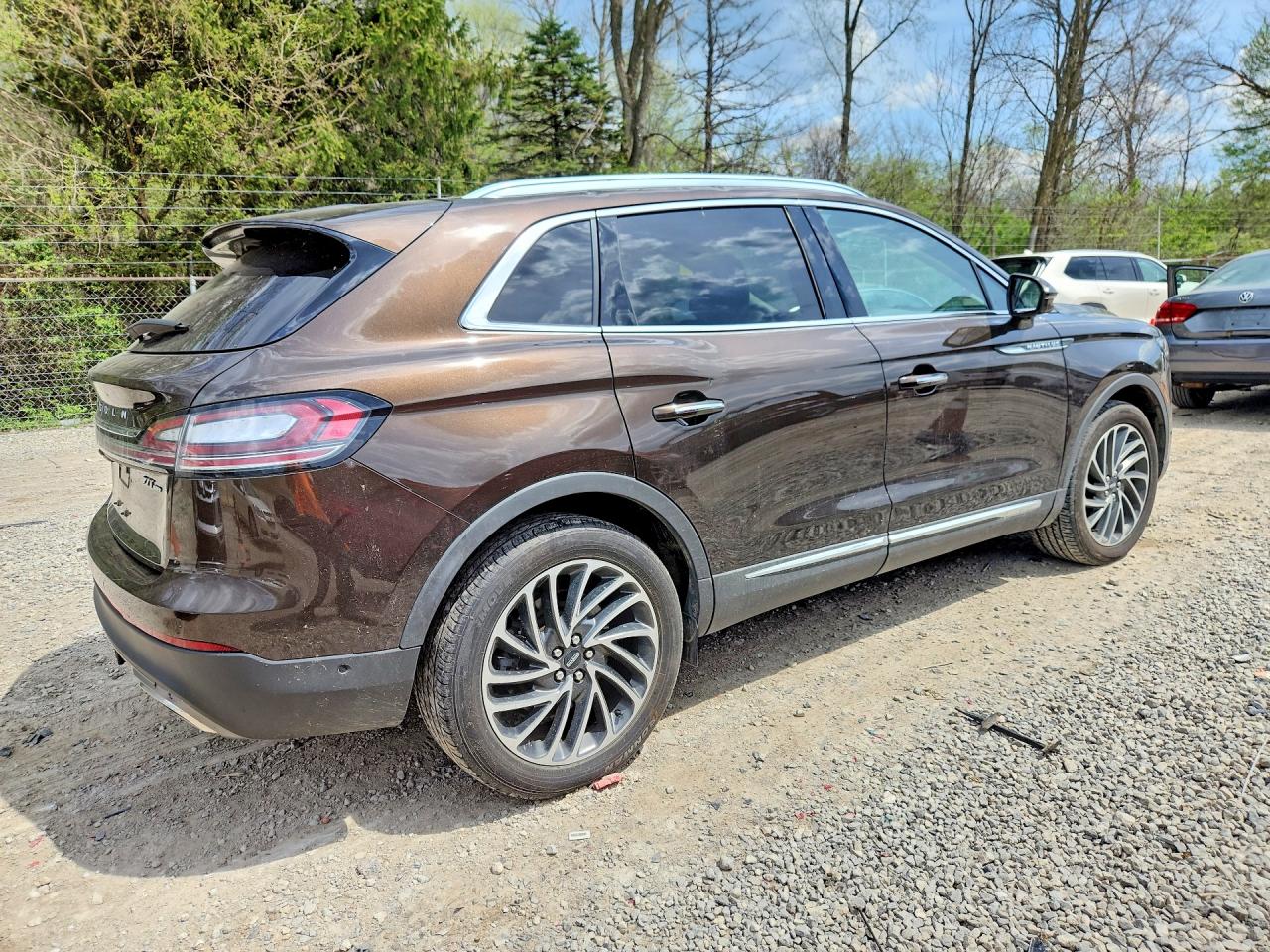2020 Lincoln Nautilus Reserve Brown vin: 2LMPJ8KP8LBL15491