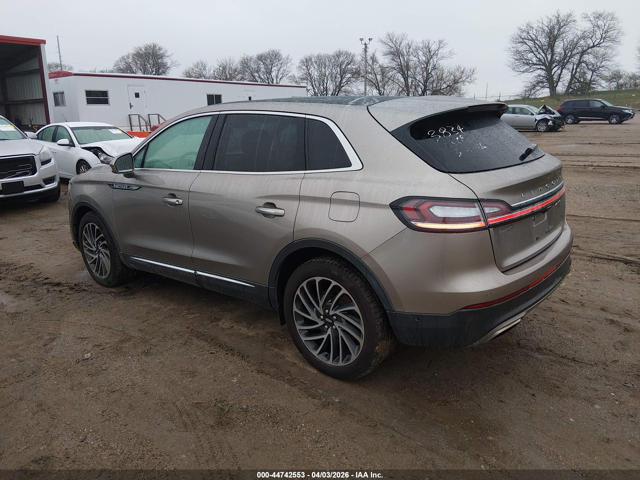 2020 Lincoln Nautilus Reserve Tan vin: 2LMPJ8KP9LBL23888