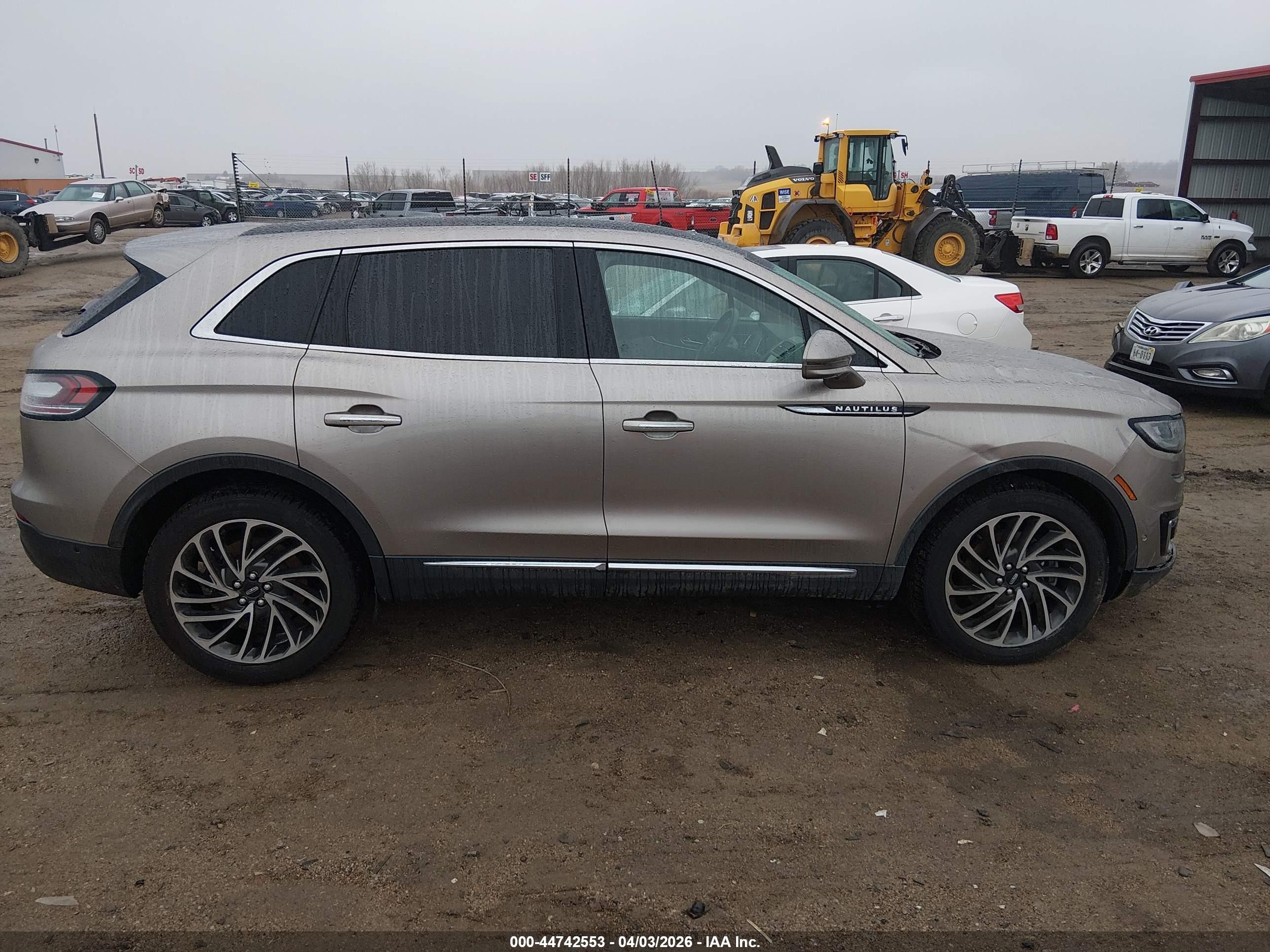 2020 Lincoln Nautilus Reserve Tan vin: 2LMPJ8KP9LBL23888