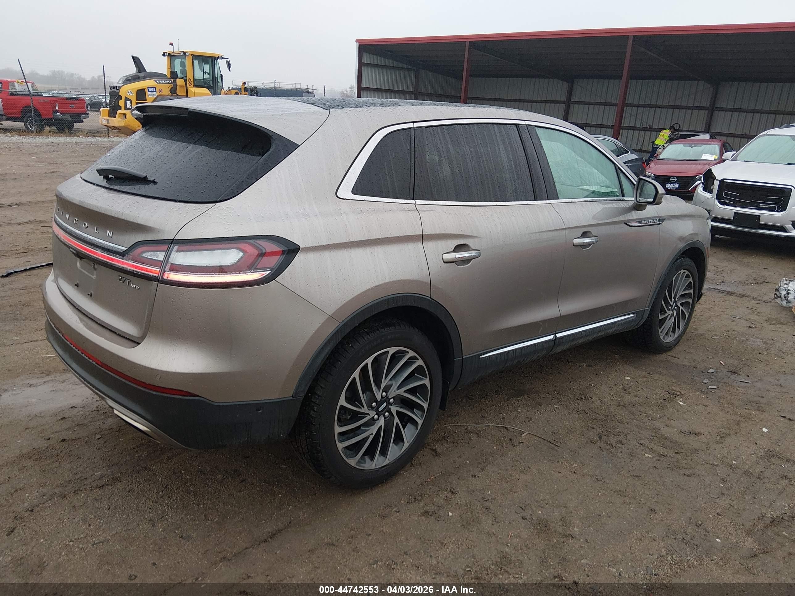 2020 Lincoln Nautilus Reserve Tan vin: 2LMPJ8KP9LBL23888