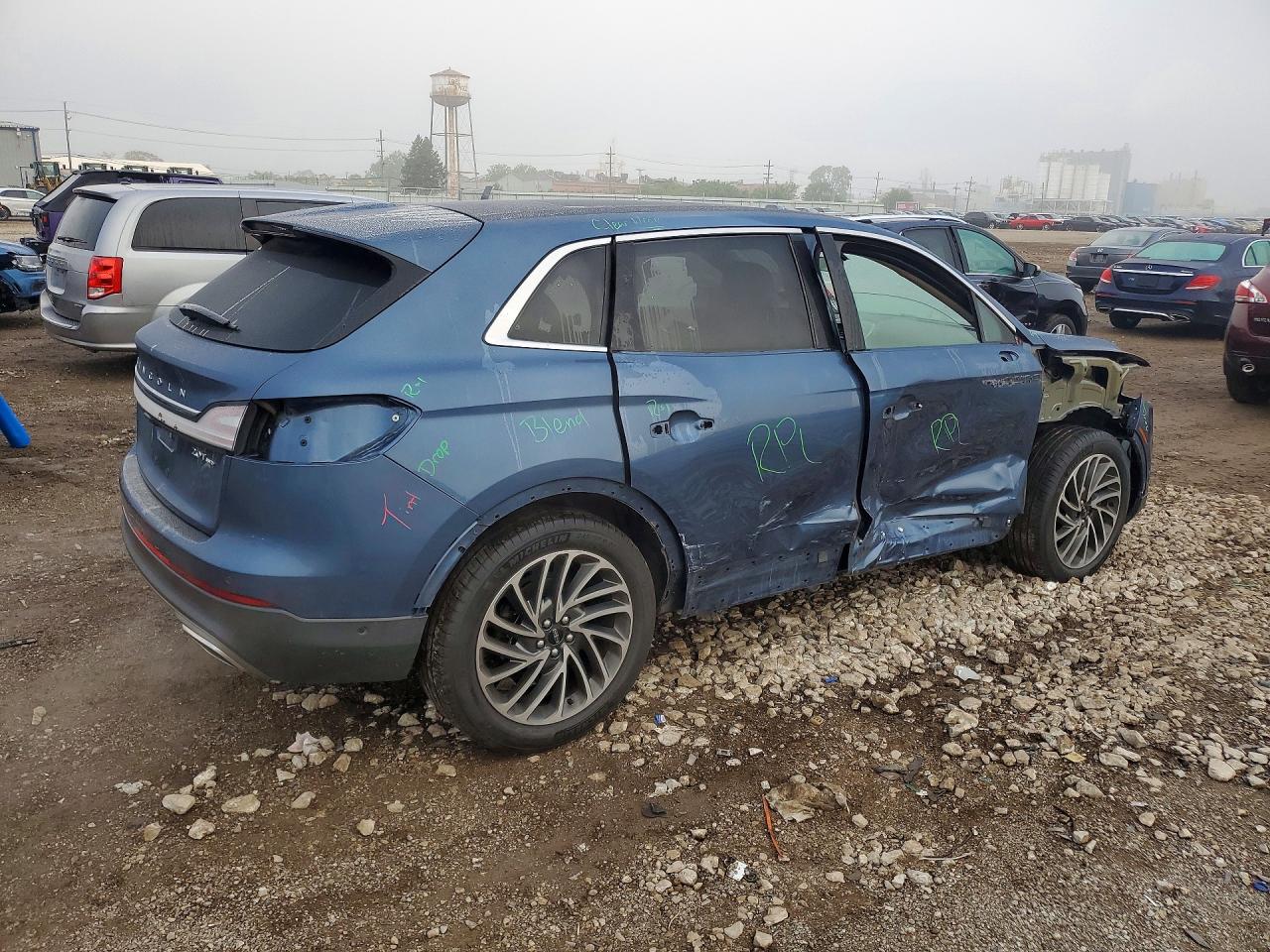 2019 Lincoln Nautilus Reserve Синий vin: 2LMPJ8L92KBL46282