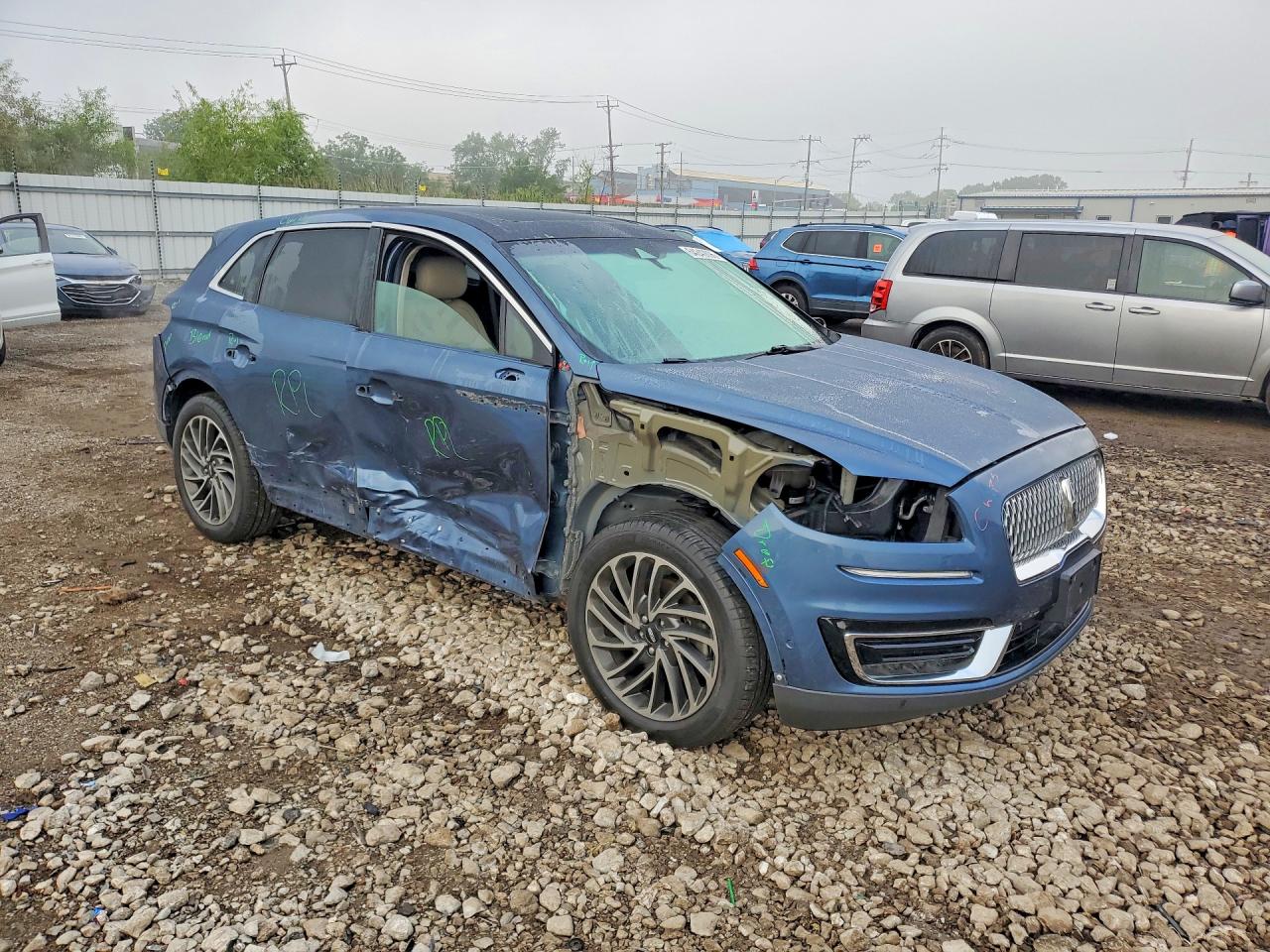 2019 Lincoln Nautilus Reserve Синий vin: 2LMPJ8L92KBL46282