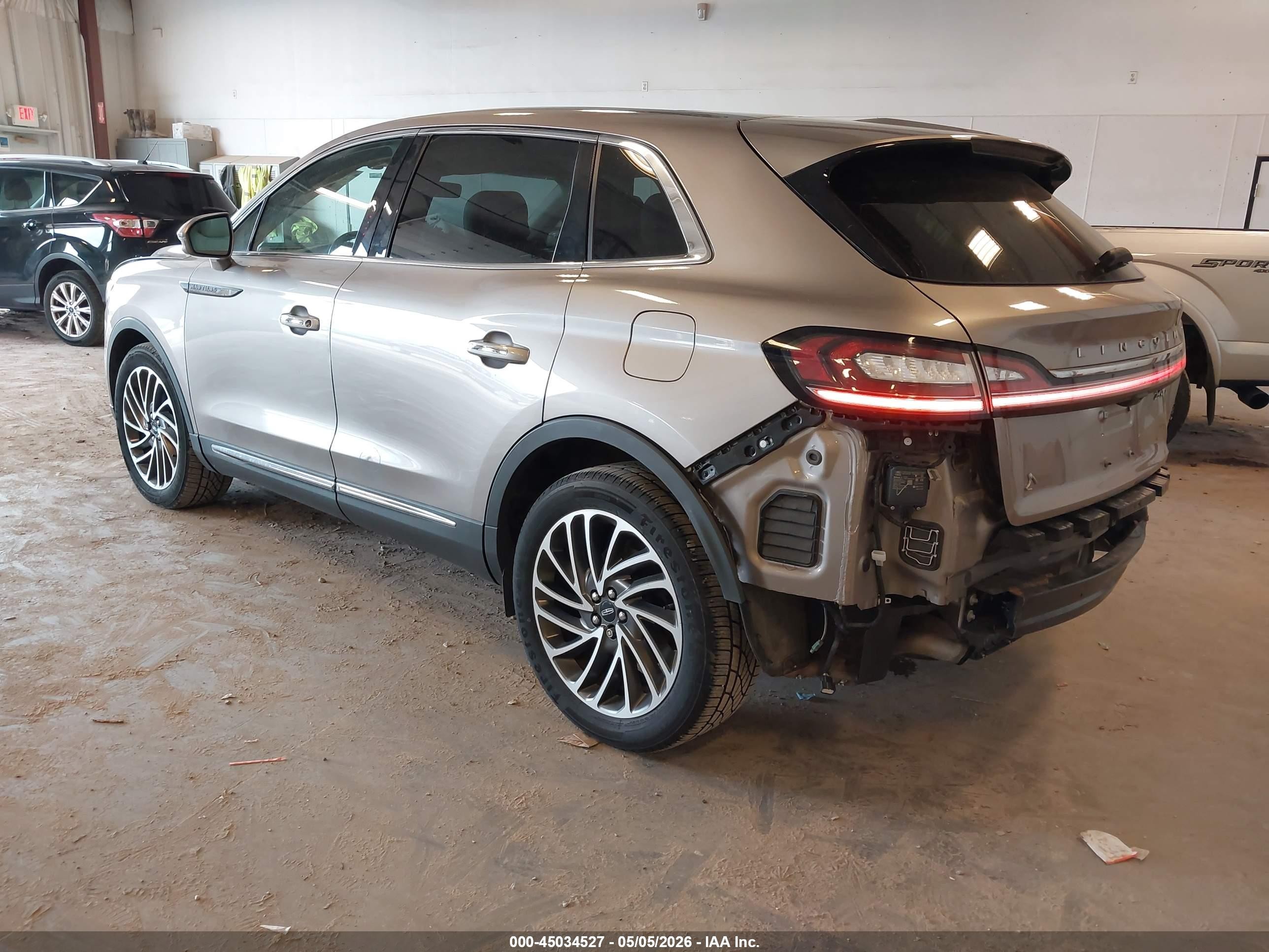 2019 Lincoln Nautilus Reserve Tan vin: 2LMPJ8L94KBL58613