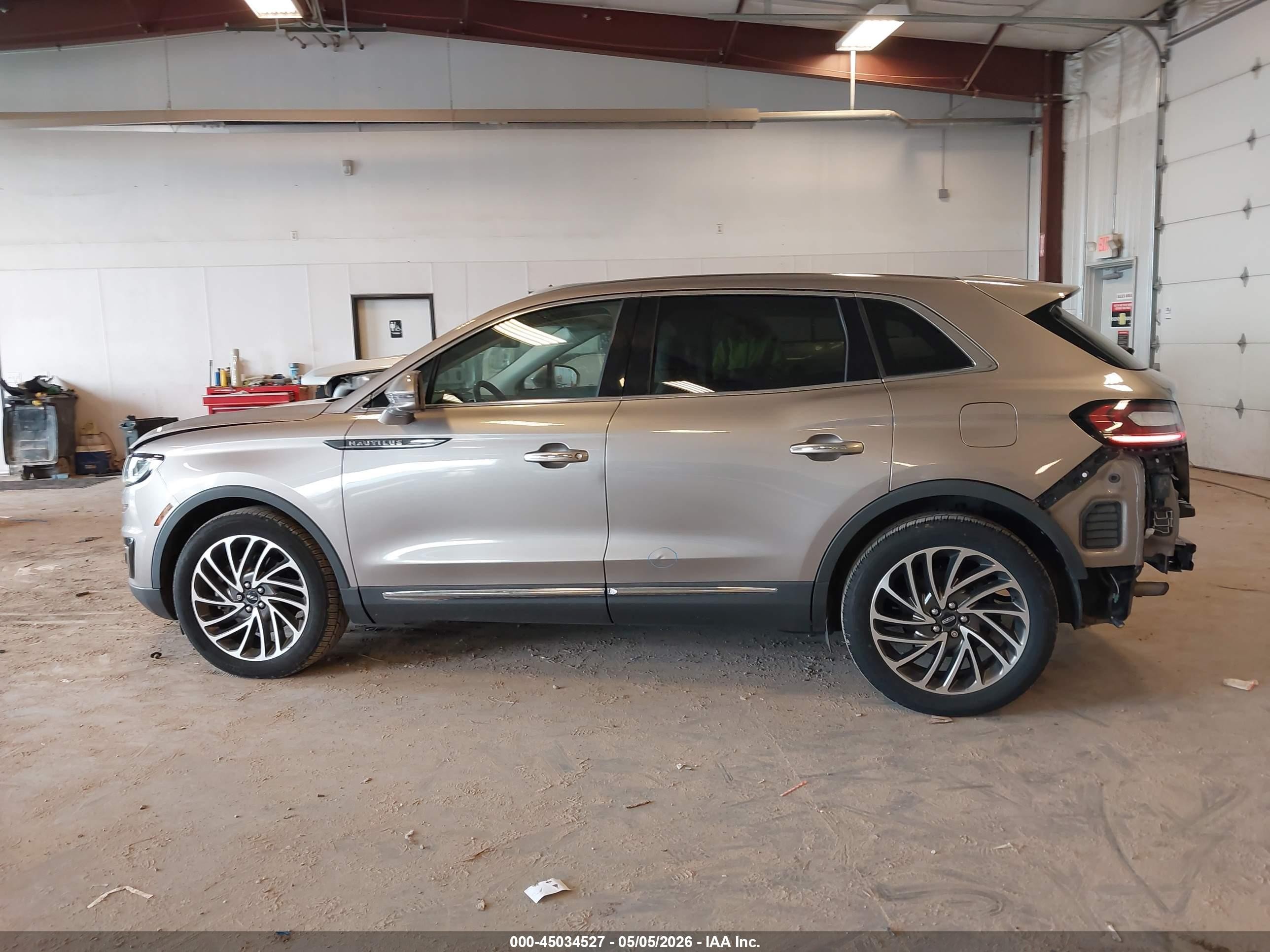 2019 Lincoln Nautilus Reserve Tan vin: 2LMPJ8L94KBL58613