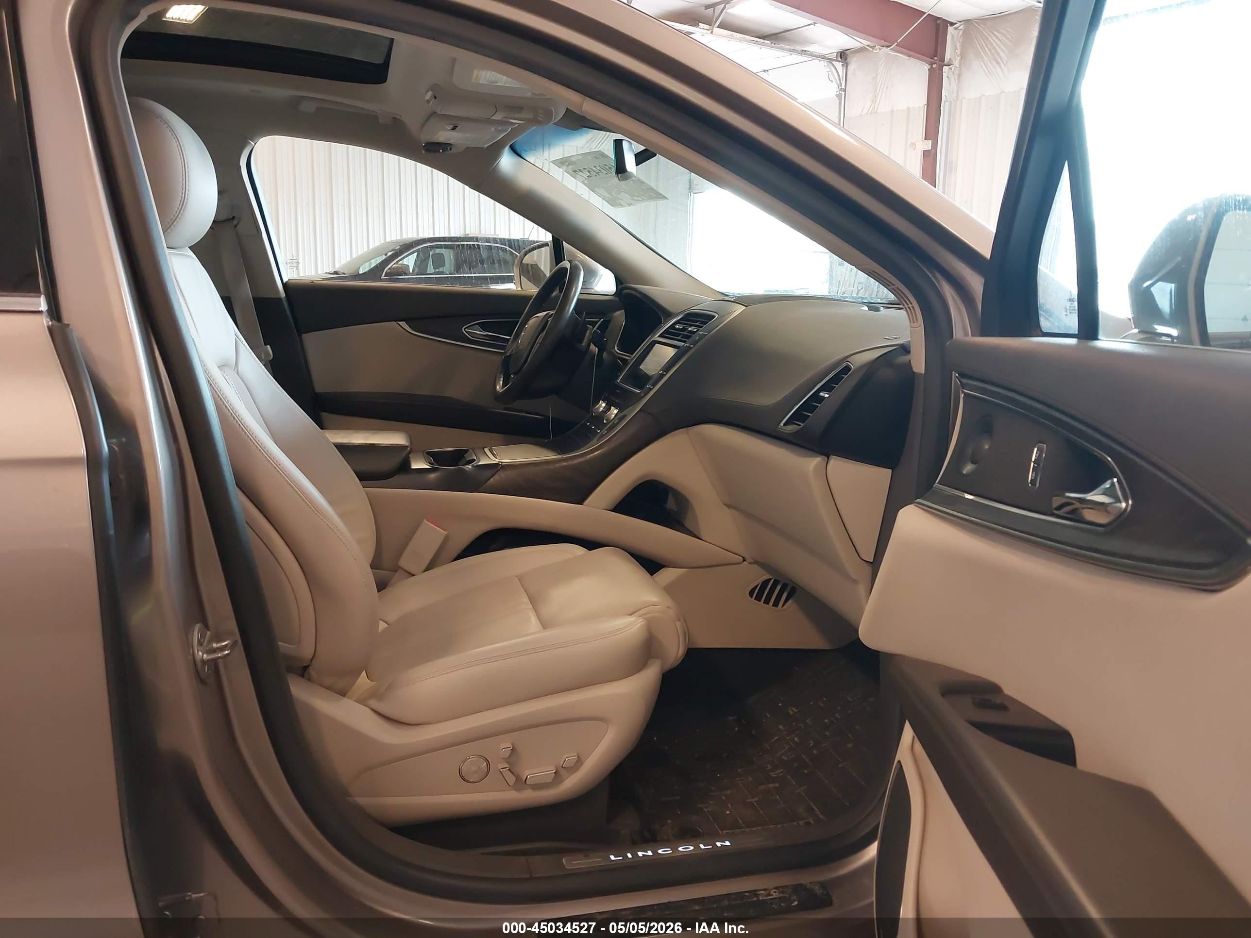 2019 Lincoln Nautilus Reserve Tan vin: 2LMPJ8L94KBL58613