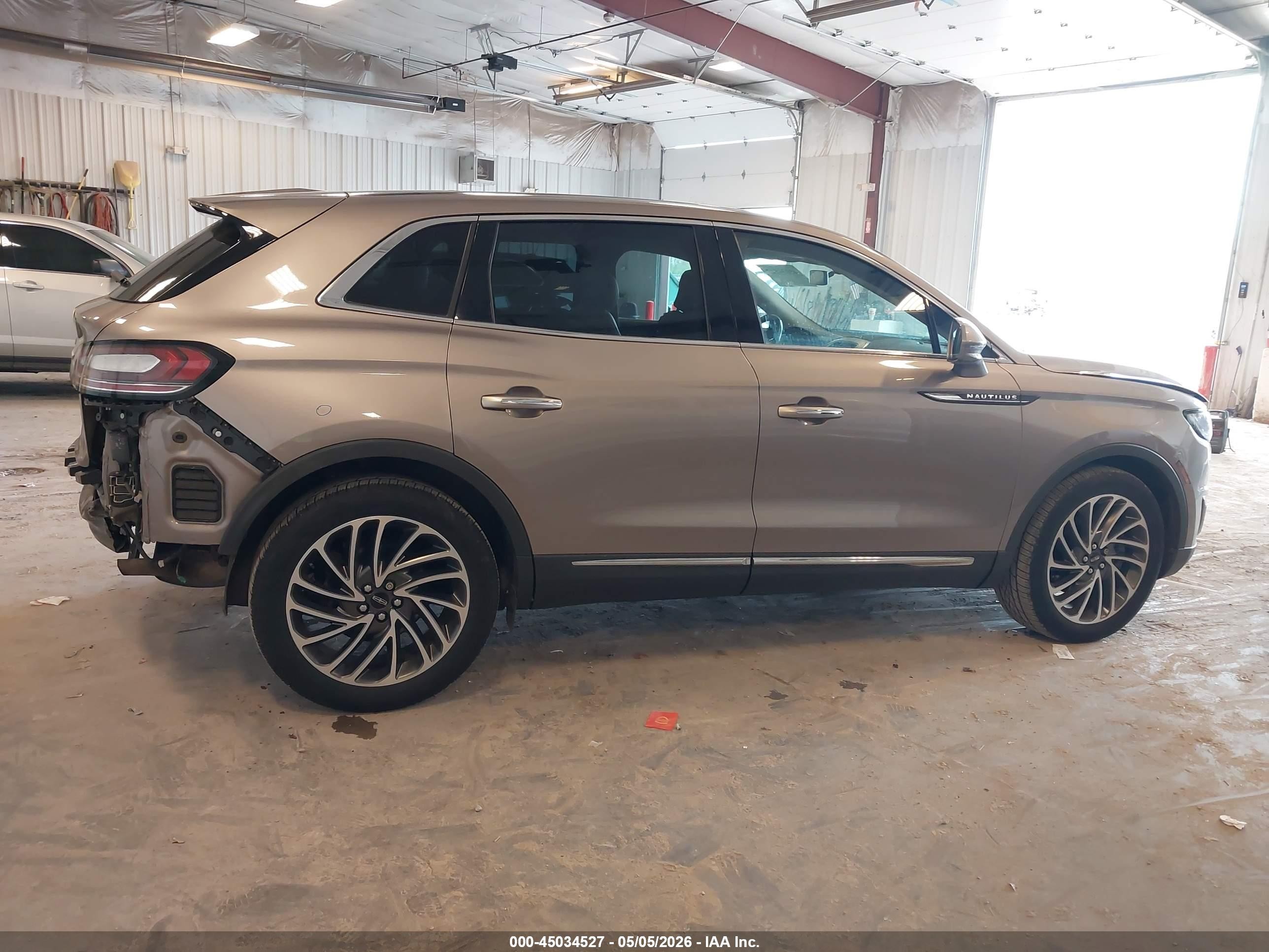 2019 Lincoln Nautilus Reserve Tan vin: 2LMPJ8L94KBL58613