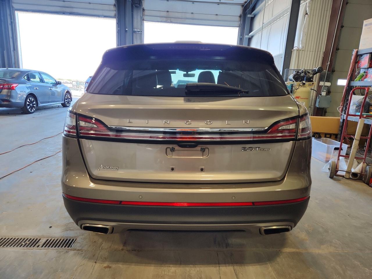 2019 Lincoln Nautilus Reserve Silver vin: 2LMPJ8L97KBL13763