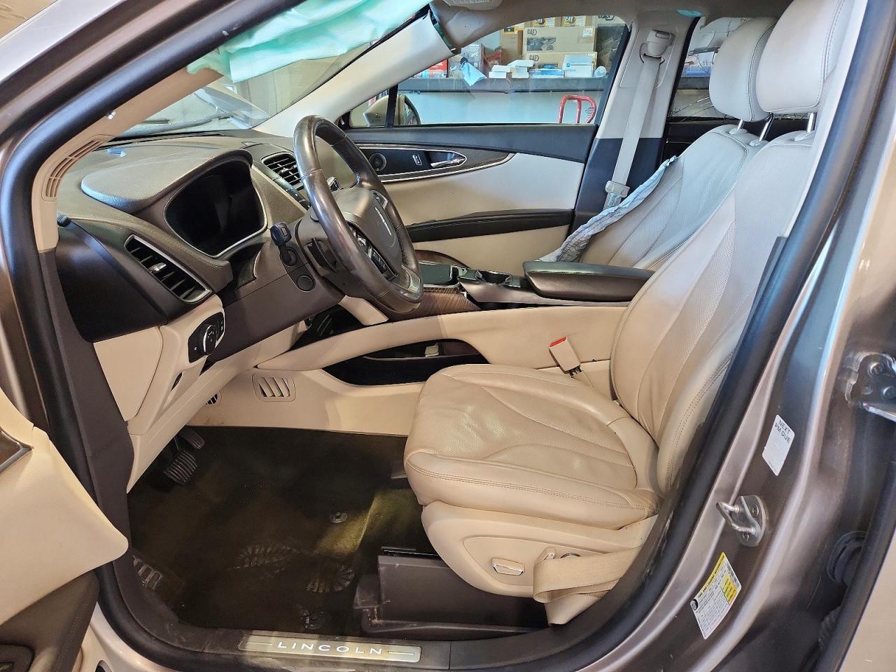 2019 Lincoln Nautilus Reserve Silver vin: 2LMPJ8L97KBL13763
