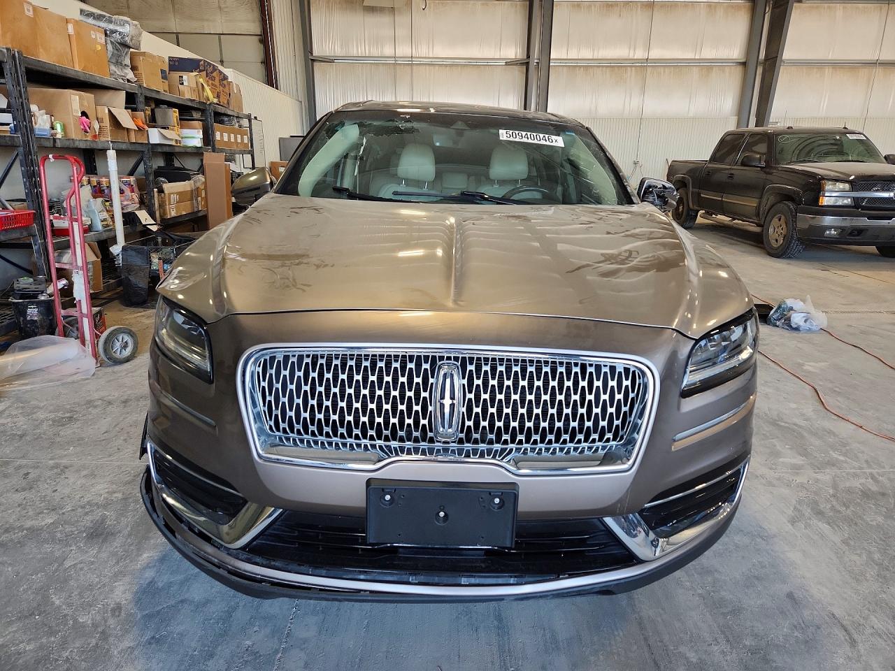2019 Lincoln Nautilus Reserve Silver vin: 2LMPJ8L97KBL13763