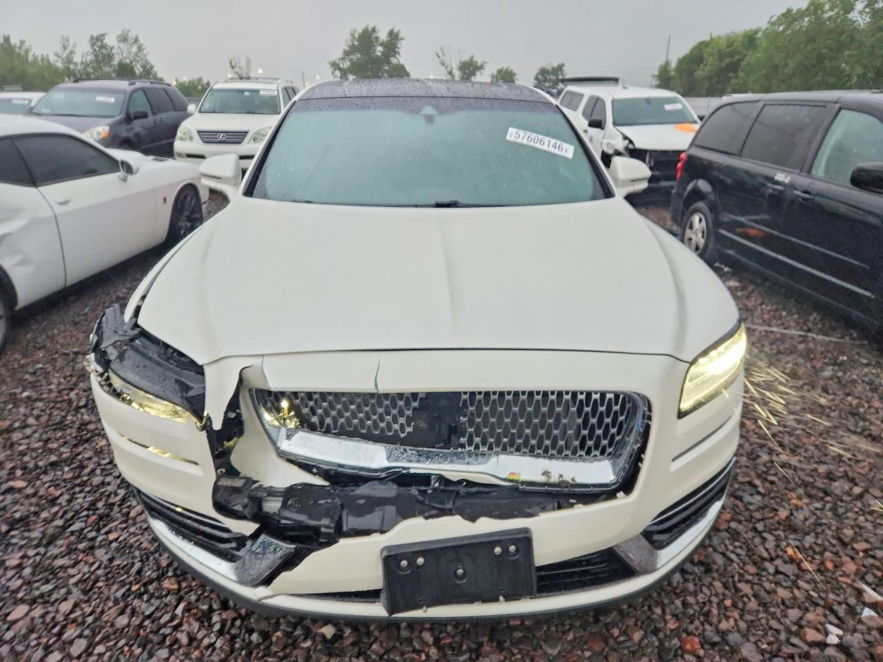 2019 Lincoln Nautilus Reserve White vin: 2LMPJ8L97KBL34001