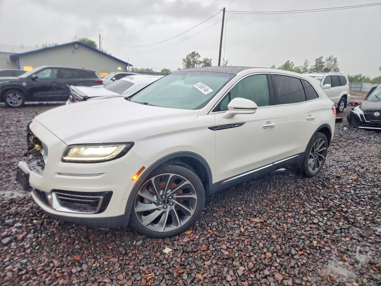 2019 Lincoln Nautilus Reserve White vin: 2LMPJ8L97KBL34001